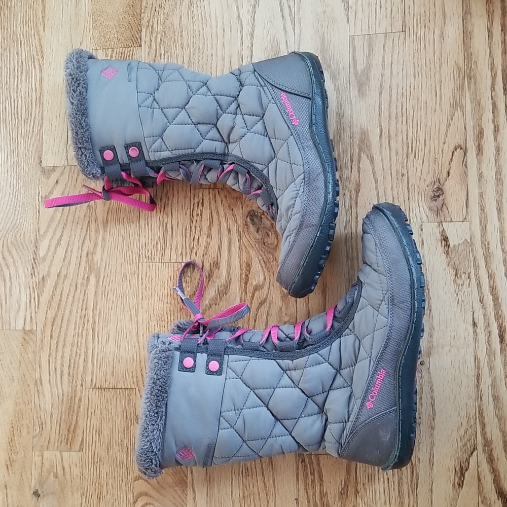 (4) Columbia Lace Up Boots Cozy Waterproof Quilted Outdoor Gorpcore Adventure